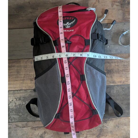 Osprey Daylite Hydration Backpack, Red & Black - Picture 4 of 5